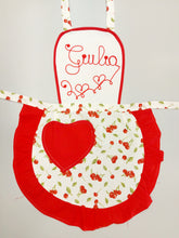 Carica l'immagine nel visualizzatore di Gallery, Grembiule bambina 2/6 anni CILIEGIA personalizzato con nome,100% cotone ,Made in Italy