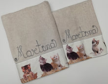 Carica l'immagine nel visualizzatore di Gallery, Asciugamano e ospite CON NOME personalizzato GATTI cotone 100% disponibile in 4 colori